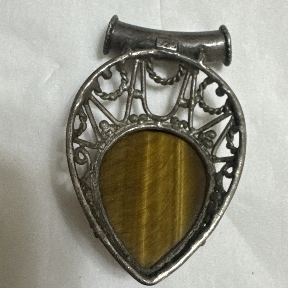 Beautiful Vintage 925 Sterling Silver Tiger's Eye Pendant